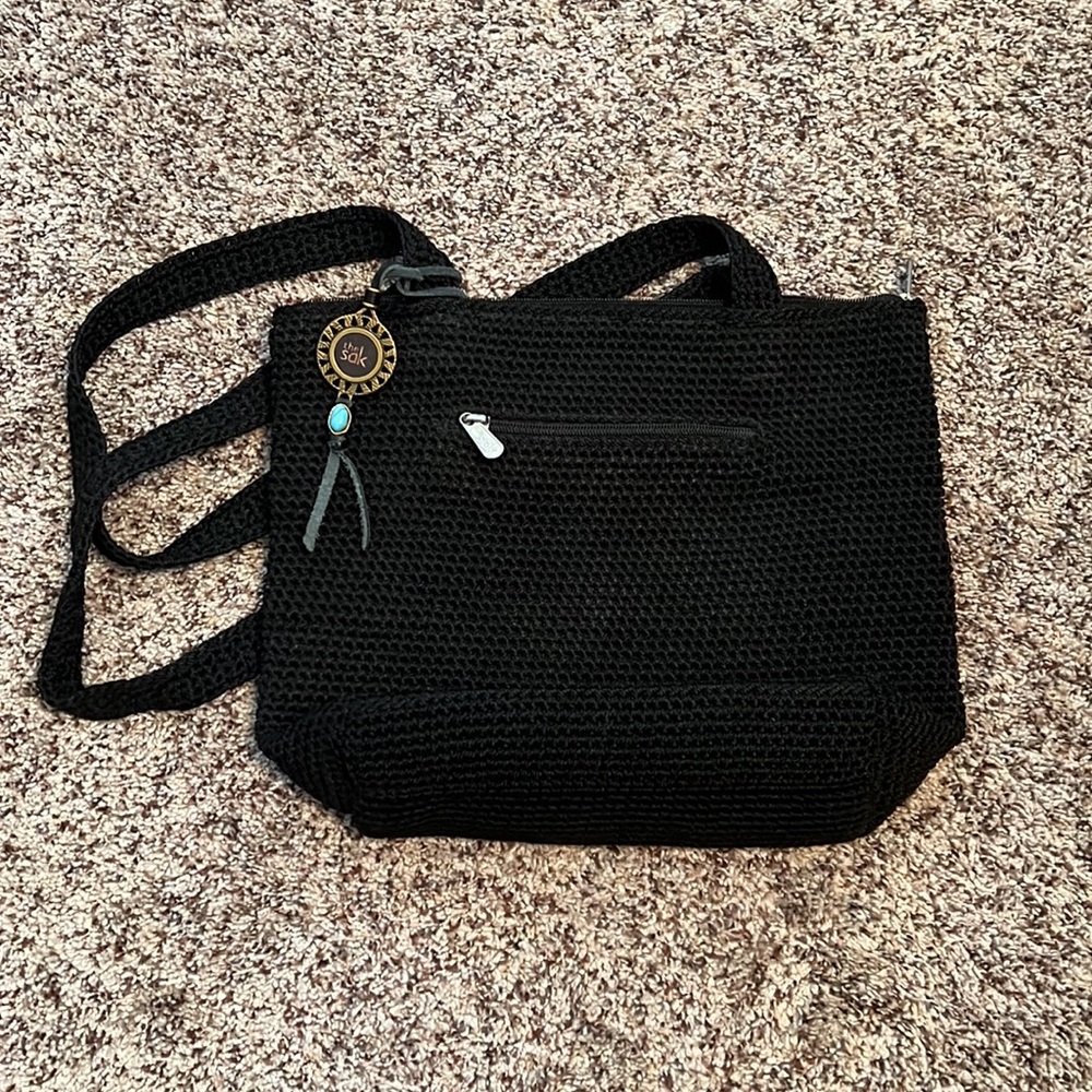 ✅ 5/$20 -select items 💥 The Sak- black crochet purse with zipper